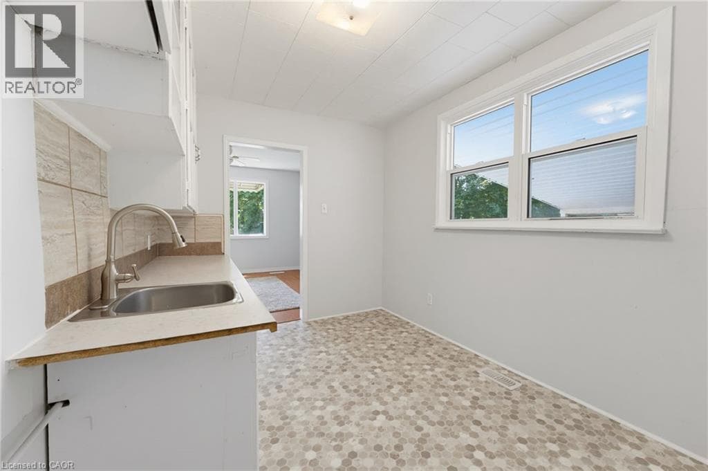 Single Family at 1 BYRON Place, St. Catharines, Ontario - Photo 8 - RE/MAX Garden City Realty