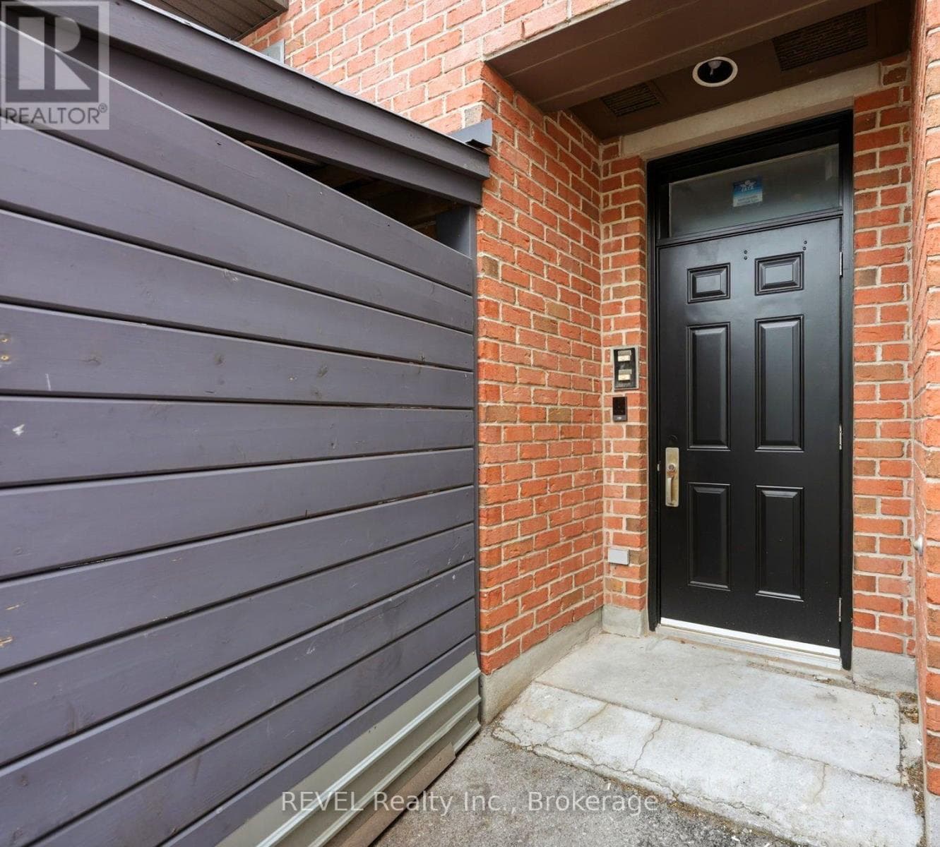 Single Family at 2- 10 Queen Street, Niagara-on-the-Lake (Town), Ontario - Photo 4 - RE/MAX Garden City Realty