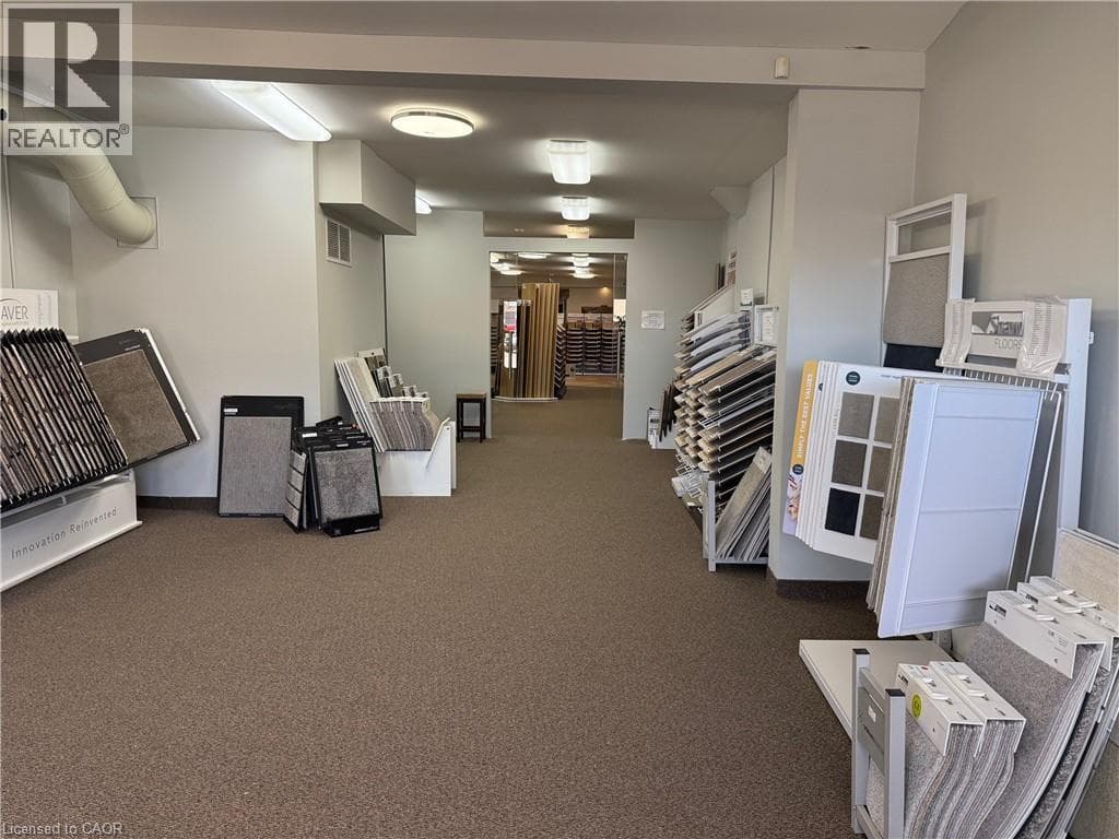 Retail at 6102 PERKINS Street, Niagara Falls, Ontario - Photo 10 - RE/MAX Garden City Realty