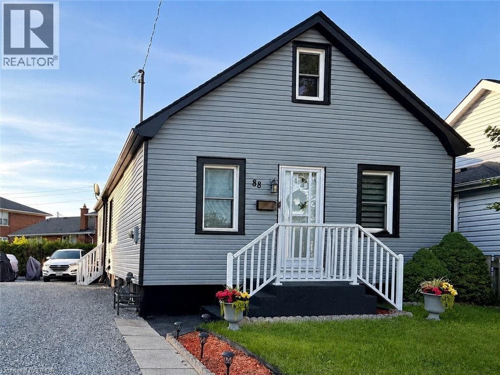 Single Family at 88 PAGE Street, St. Catharines, Ontario - Photo 2 - RE/MAX Garden City Realty