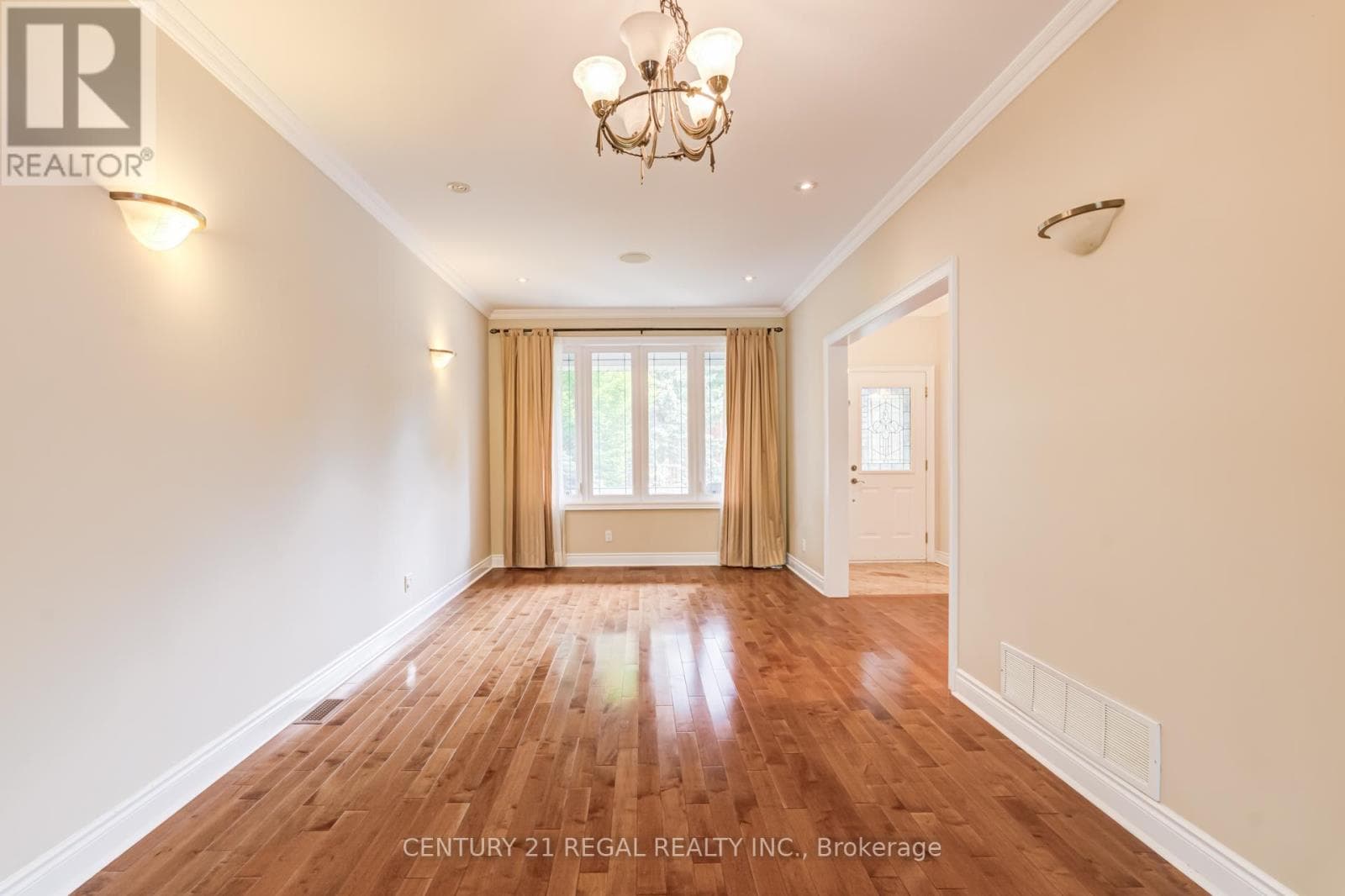 Single Family at 2A Twenty Eighth Street, Toronto (Long Branch), Ontario - Photo 10 - RE/MAX Garden City Realty