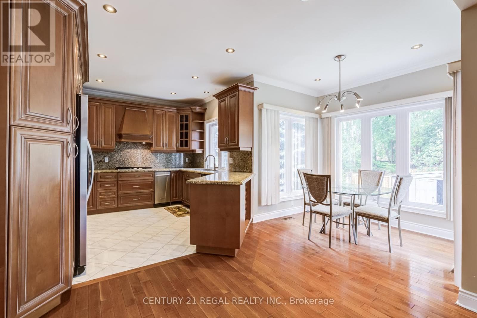 Single Family at 2A Twenty Eighth Street, Toronto (Long Branch), Ontario - Photo 4 - RE/MAX Garden City Realty