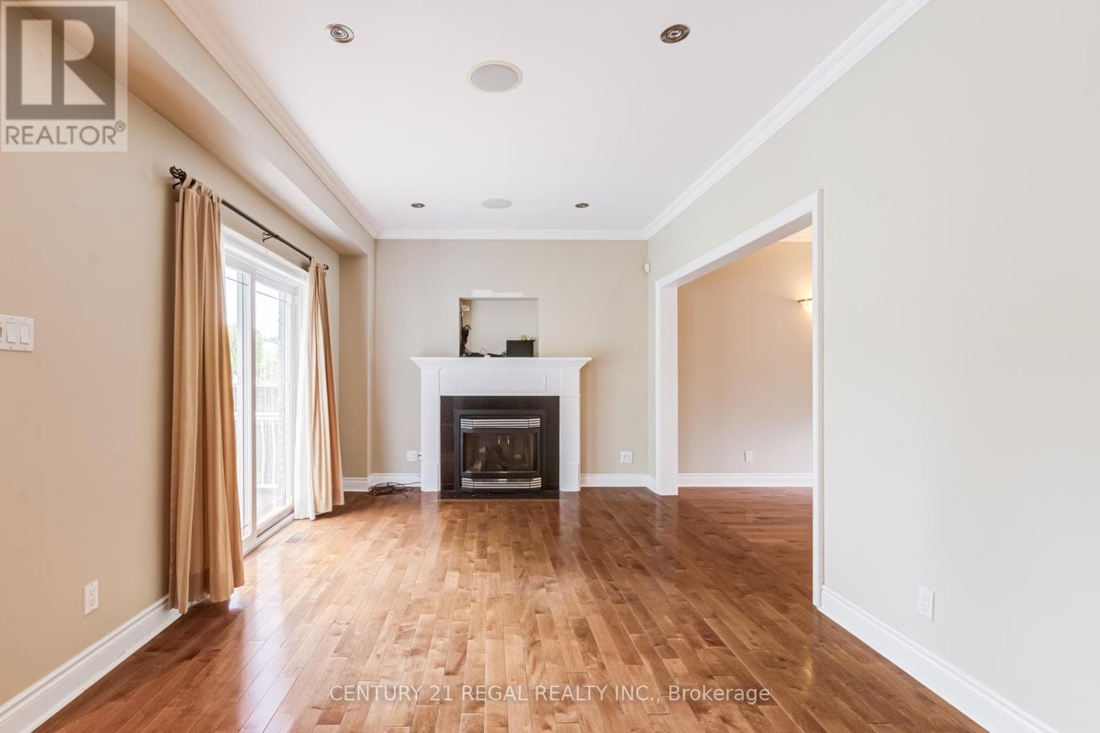 Single Family at 2A Twenty Eighth Street, Toronto (Long Branch), Ontario - Photo 7 - RE/MAX Garden City Realty