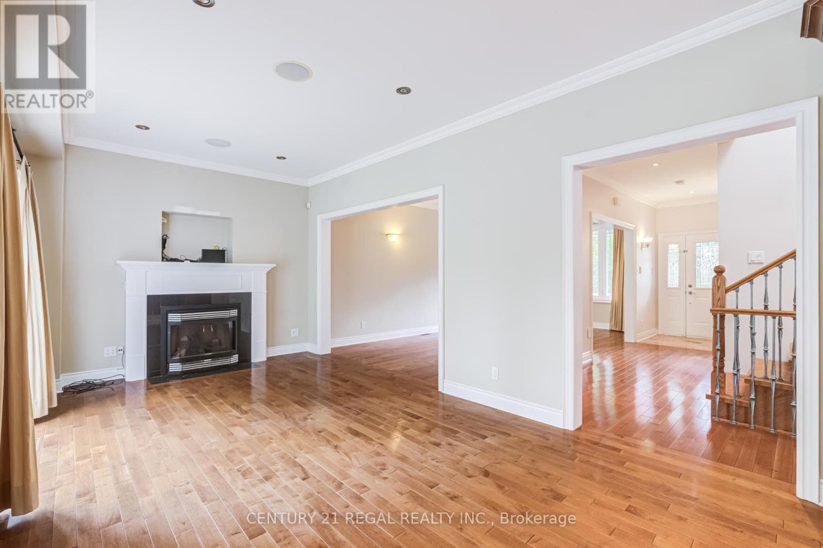 Single Family at 2A Twenty Eighth Street, Toronto (Long Branch), Ontario - Photo 8 - RE/MAX Garden City Realty