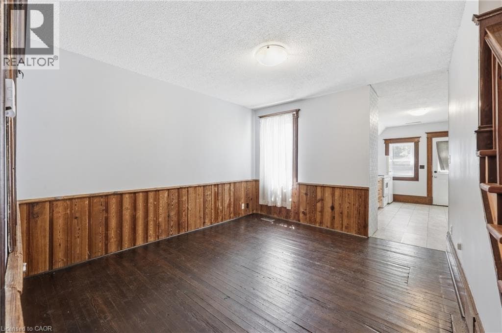 Single Family at 463 EAST MAIN Street, Welland, Ontario - Photo 10 - RE/MAX Garden City Realty
