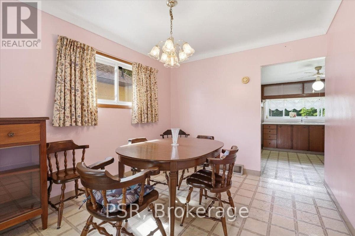 Single Family at 506 Broadway Street, Welland (Broadway), Ontario - Photo 10 - RE/MAX Garden City Realty