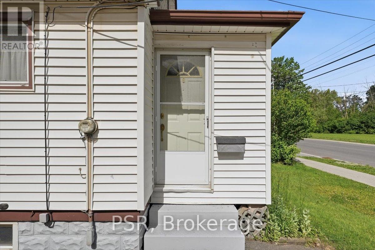 Single Family at 506 Broadway Street, Welland (Broadway), Ontario - Photo 5 - RE/MAX Garden City Realty