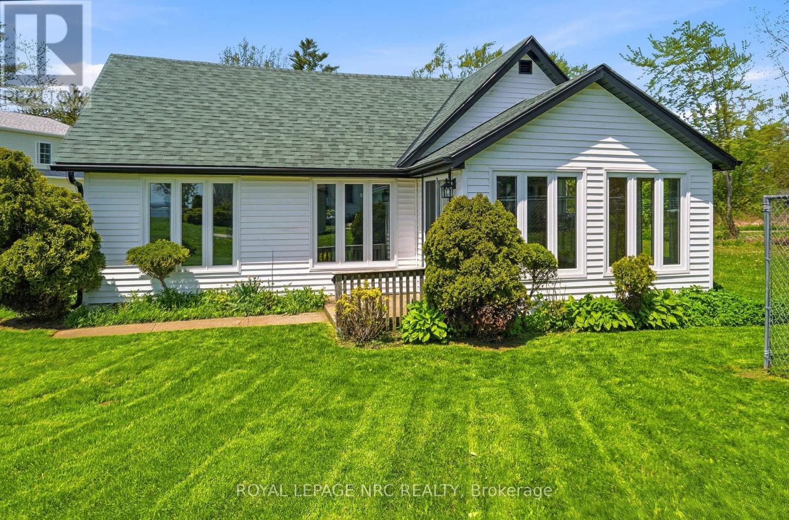 11 White Avenue