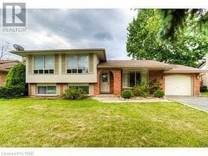 3237 Corry Crescent