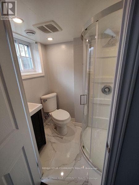 Single Family at 3237 Corry Crescent, Niagara Falls (Chippawa), Ontario - Photo 8 - RE/MAX Garden City Realty