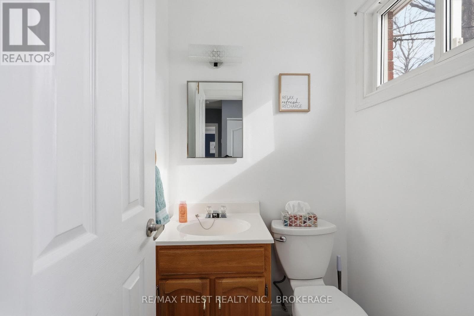 Single Family at 140 Falkirk Terrace, Kingston (City SouthWest), Ontario - Photo 7 - RE/MAX Garden City Realty