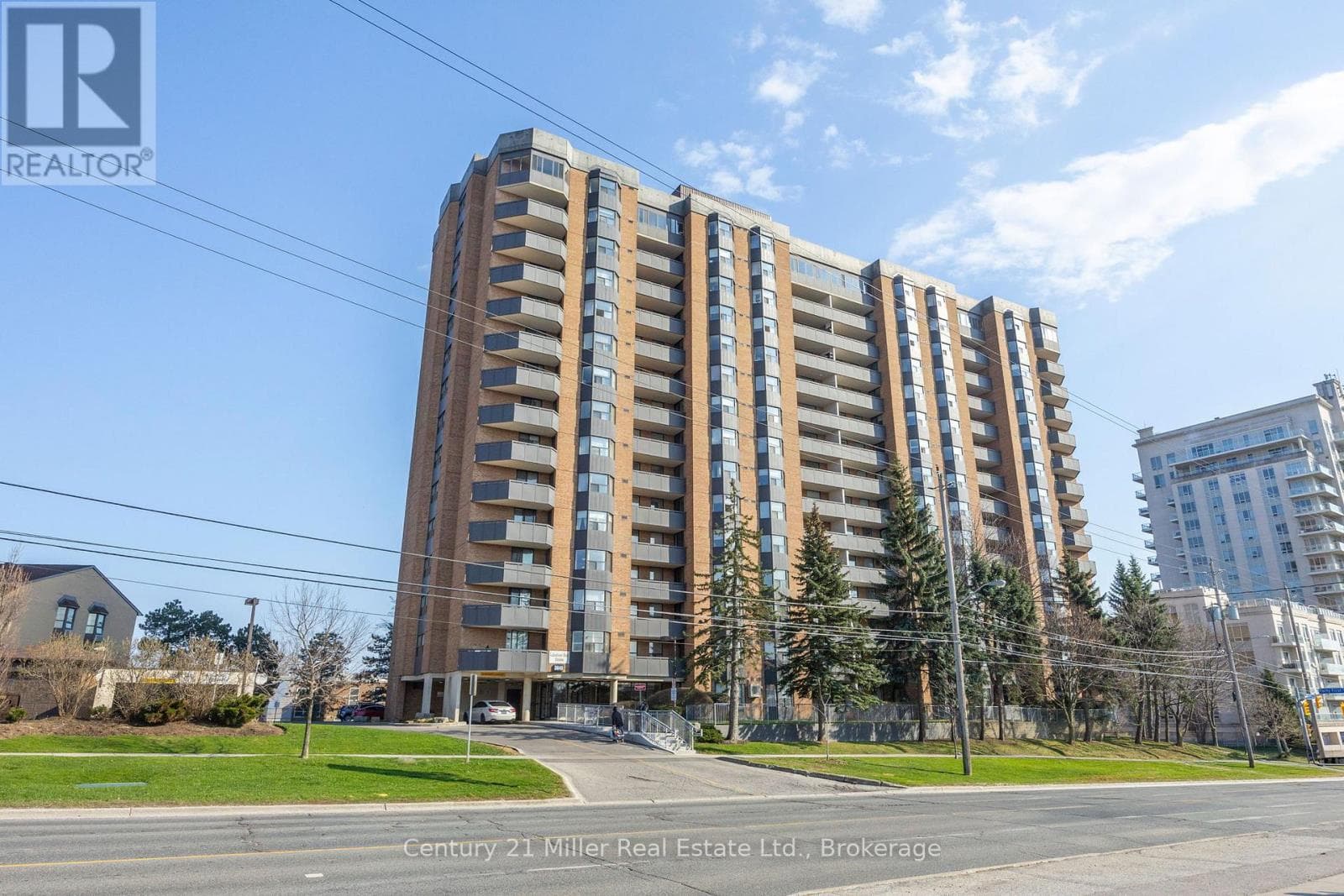 411- 3845 Lake Shore Boulevard