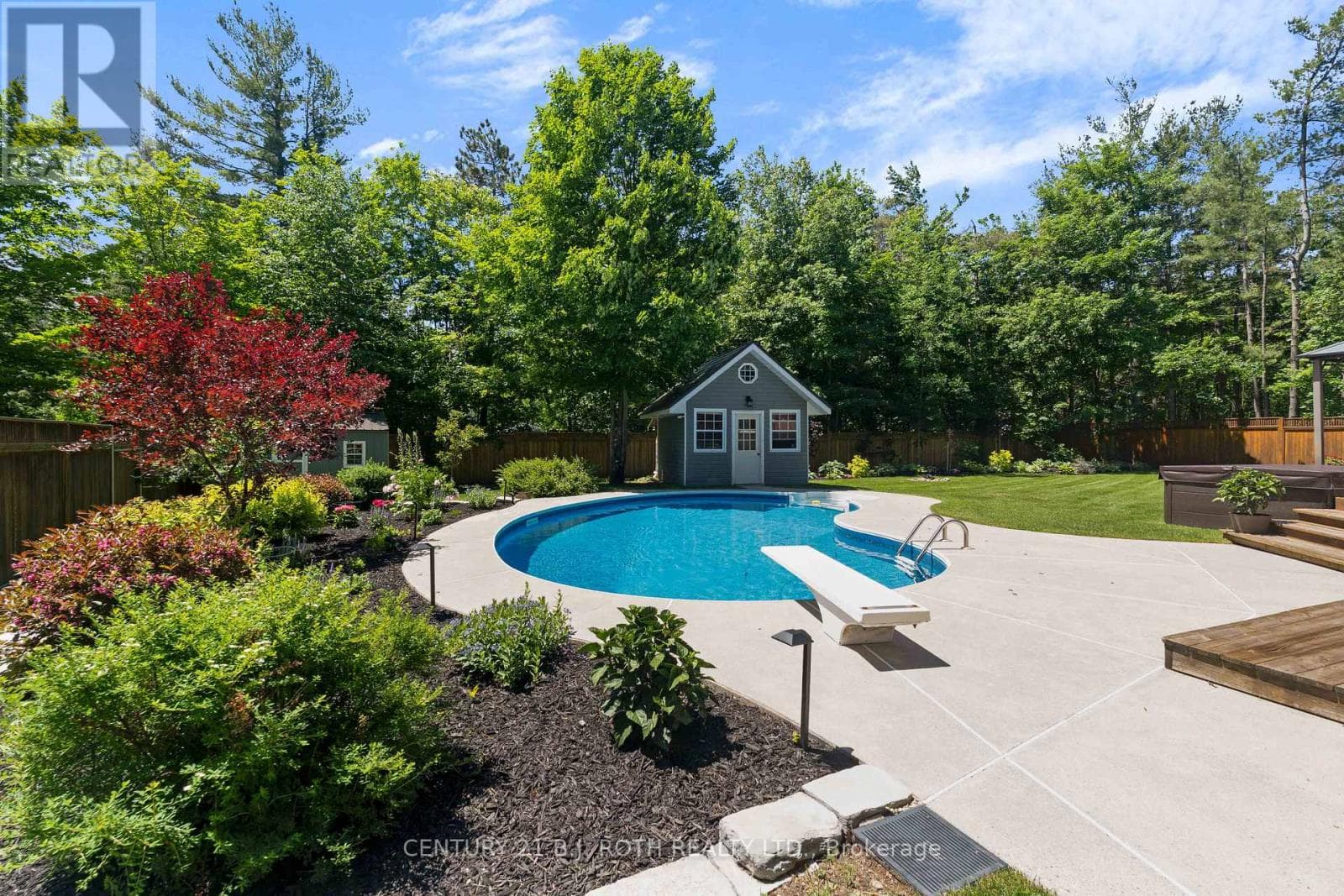 Single Family at 16 Spence Avenue, Springwater (Midhurst), Ontario - Photo 3 - RE/MAX Garden City Realty