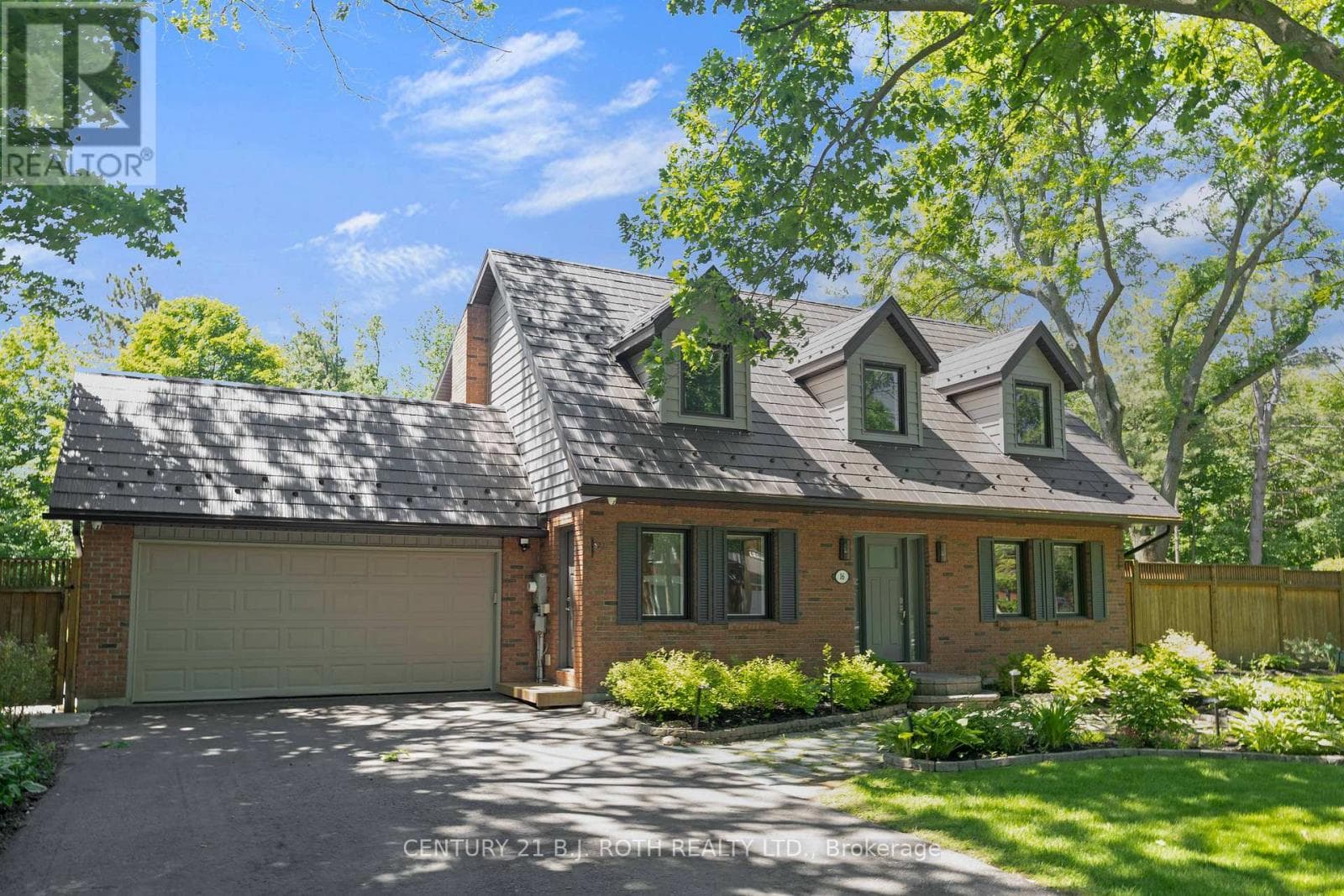 Single Family at 16 Spence Avenue, Springwater (Midhurst), Ontario - Photo 6 - RE/MAX Garden City Realty