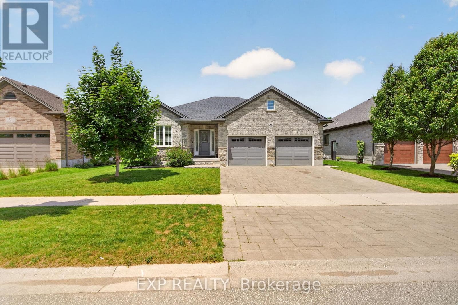 6 Caverhill Crescent