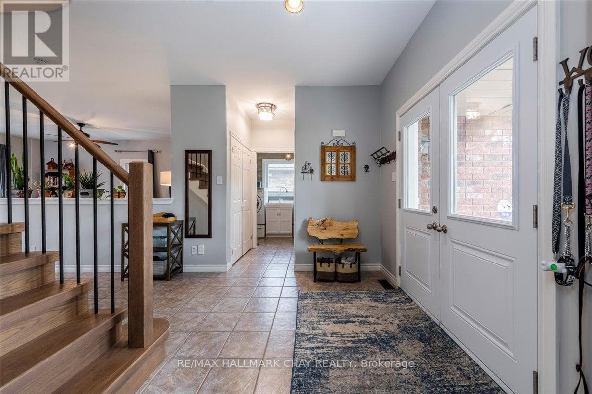 Single Family at 85 Miller Drive, Barrie (Edgehill Drive), Ontario - Photo 3 - RE/MAX Garden City Realty