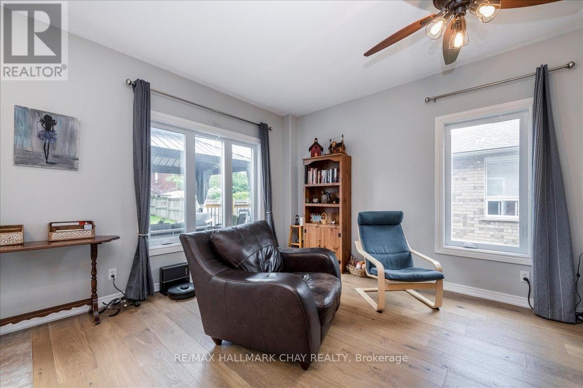 Single Family at 85 Miller Drive, Barrie (Edgehill Drive), Ontario - Photo 5 - RE/MAX Garden City Realty