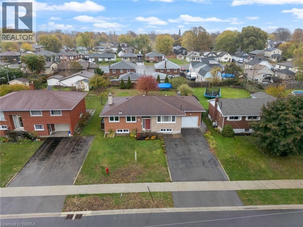 Single Family at 21 JANET Street, Port Colborne, Ontario - Photo 2 - RE/MAX Garden City Realty
