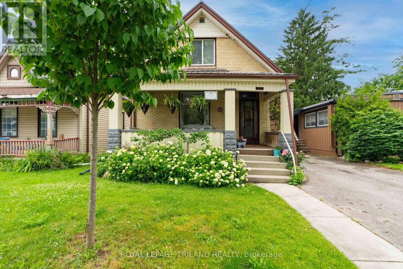 946 Dufferin Avenue