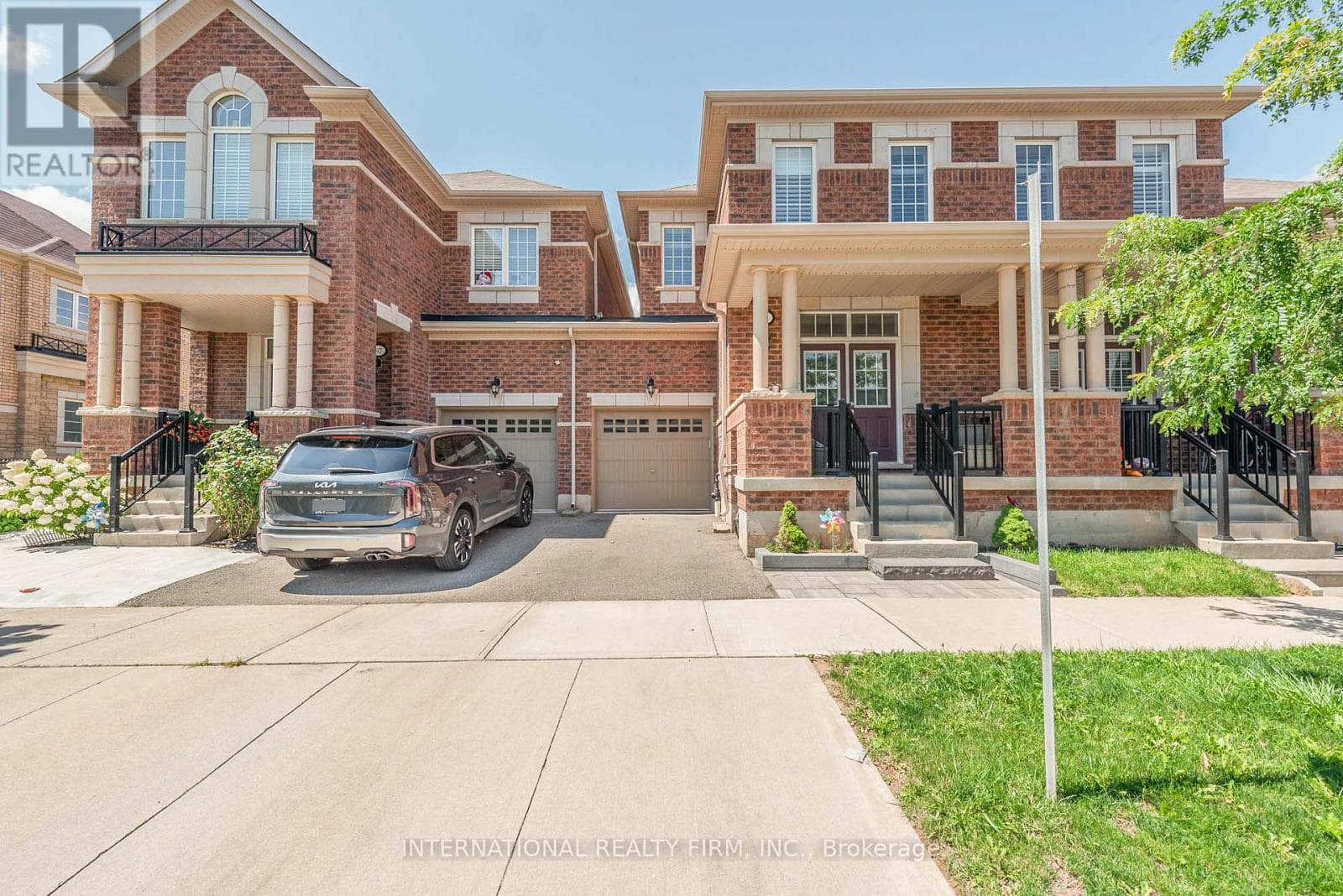 99 Huguenot Road