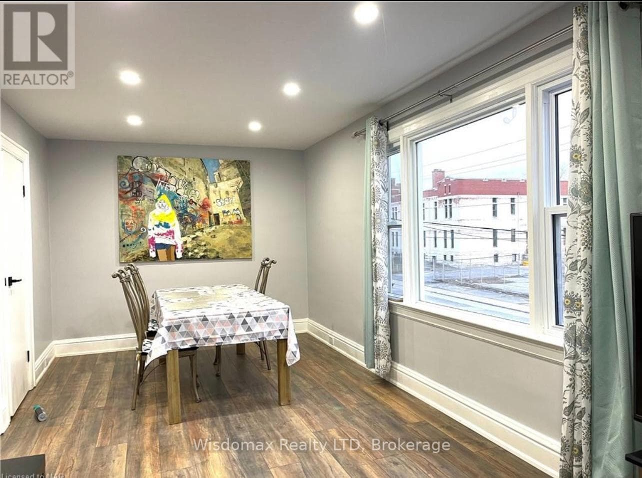 Multi-family at UPPER UNIT- 4873 Armoury Street, Niagara Falls (Cherrywood), Ontario - Photo 2 - RE/MAX Garden City Realty