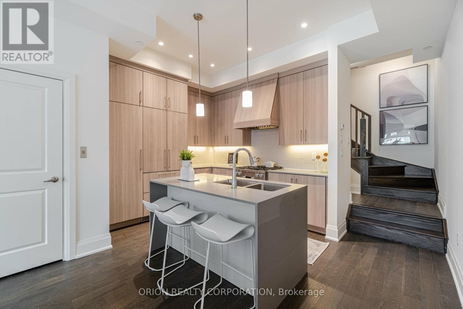 Single Family at 7- 95 Brookfield Road, Oakville (CO Central), Ontario - Photo 6 - RE/MAX Garden City Realty