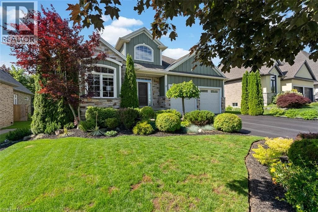 Single Family at 6 CREEKSIDE Drive, Niagara-on-the-Lake, Ontario - Photo 3 - RE/MAX Garden City Realty