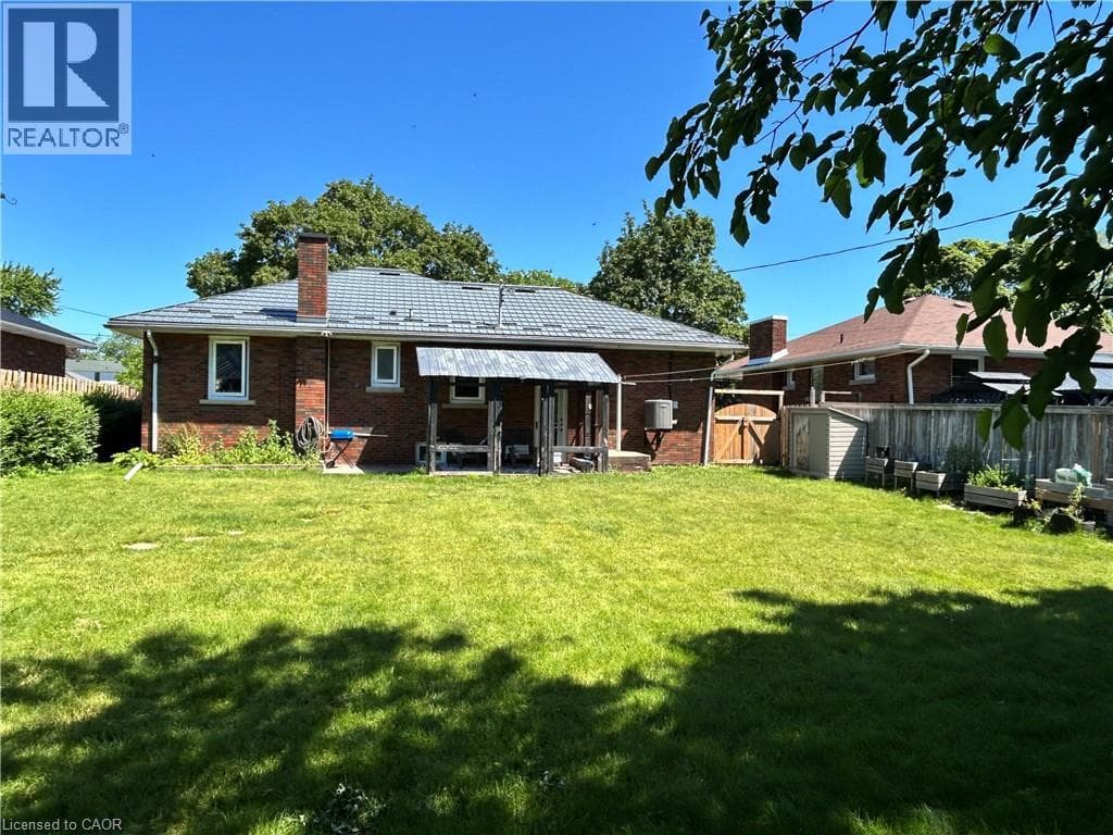 Single Family at 52 CARTER Street, Port Colborne, Ontario - Photo 4 - RE/MAX Garden City Realty
