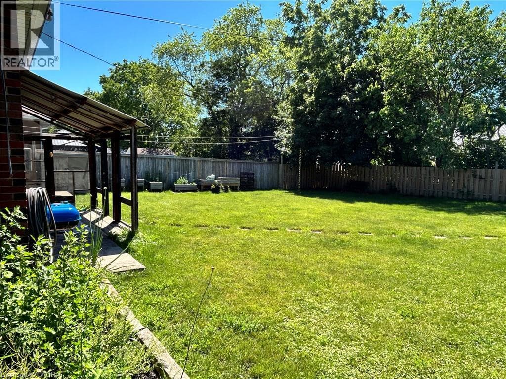 Single Family at 52 CARTER Street, Port Colborne, Ontario - Photo 6 - RE/MAX Garden City Realty