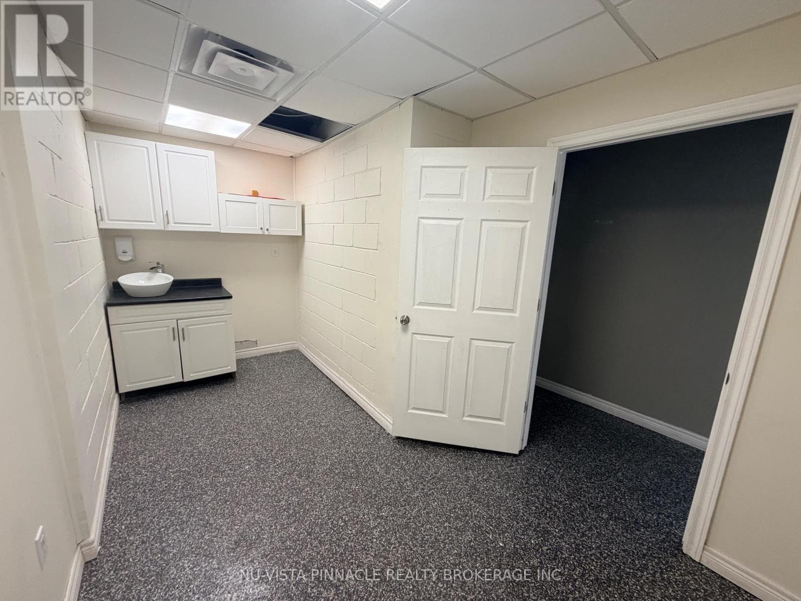 Retail at 389 LYLE Street, London East (East L), Ontario - Photo 7 - RE/MAX Garden City Realty