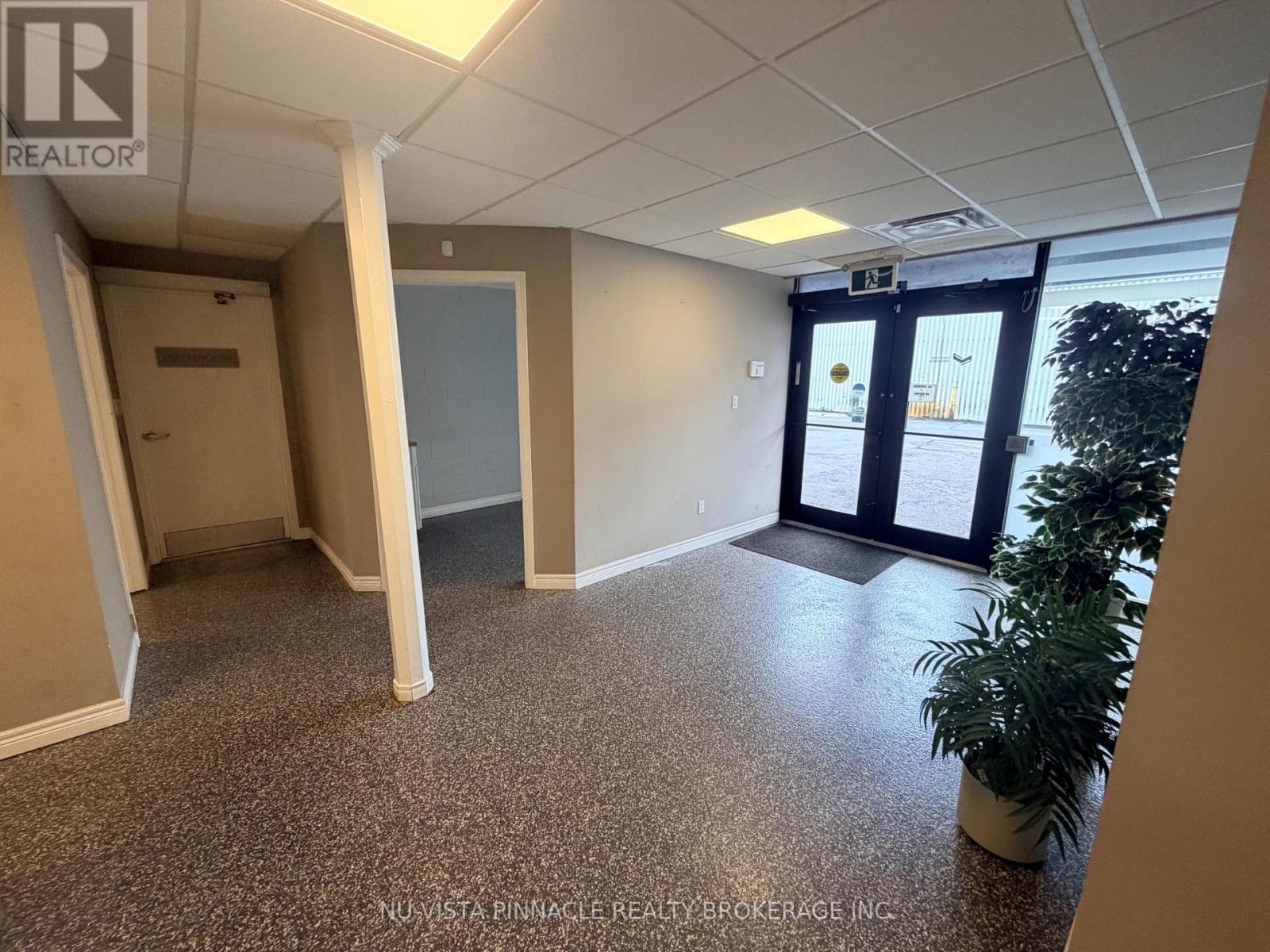 Retail at 389 LYLE Street, London East (East L), Ontario - Photo 9 - RE/MAX Garden City Realty