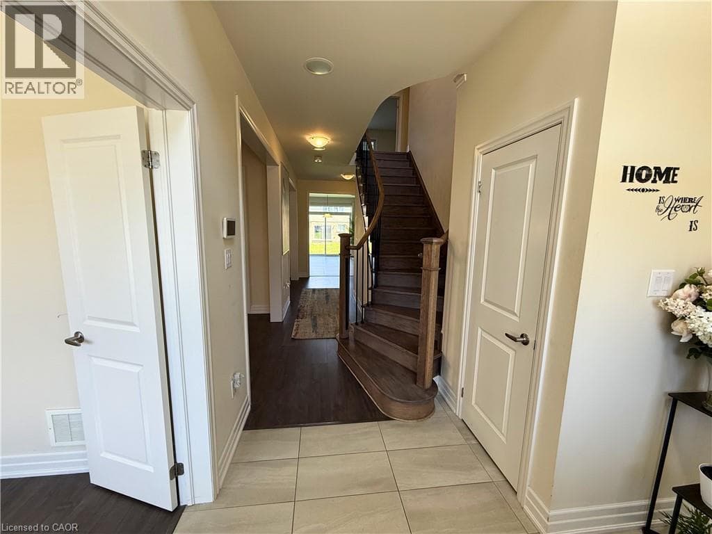Single Family at 9462 TALLGRASS Avenue, Niagara Falls, Ontario - Photo 5 - RE/MAX Garden City Realty