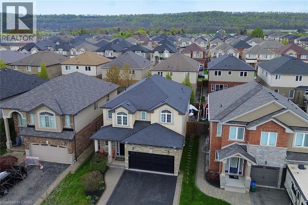 Single Family at 74 LAMPMAN Drive, Grimsby, Ontario - Photo 5 - RE/MAX Garden City Realty