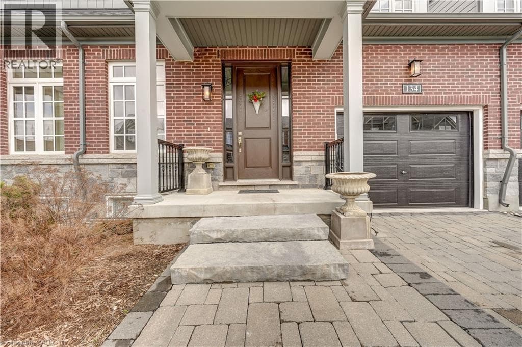Single Family at 134 ANNE Street, Niagara-on-the-Lake, Ontario - Photo 5 - RE/MAX Garden City Realty