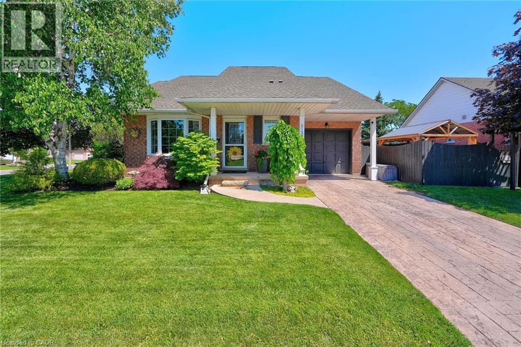Single Family at 5137 HAWTHORN Drive, Lincoln, Ontario - Photo 2 - RE/MAX Garden City Realty