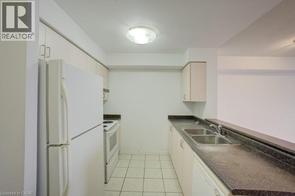Single Family at 802- 3650 KINGSTON Road, Toronto, Ontario - Photo 7 - RE/MAX Garden City Realty