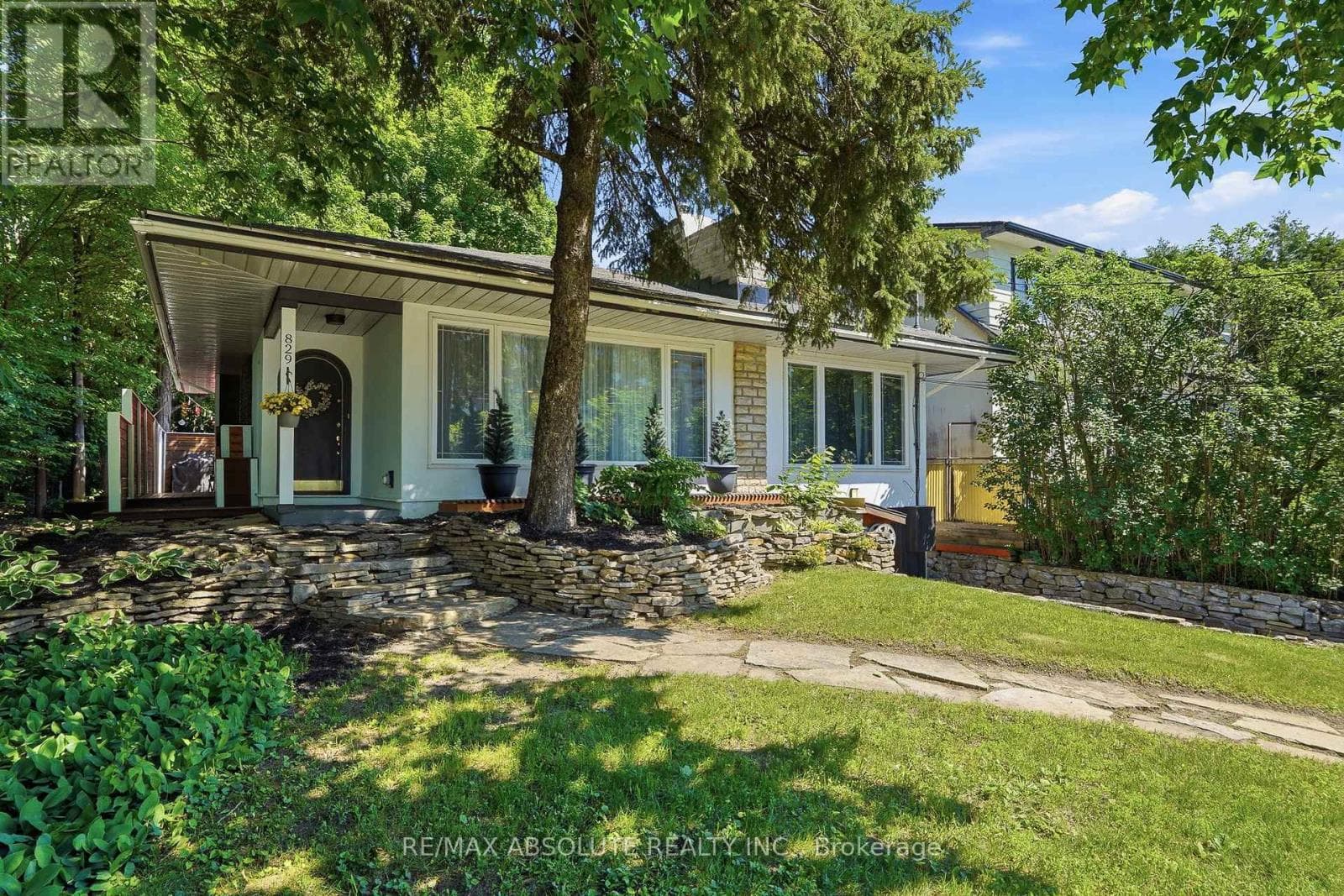 829 Montreal Road