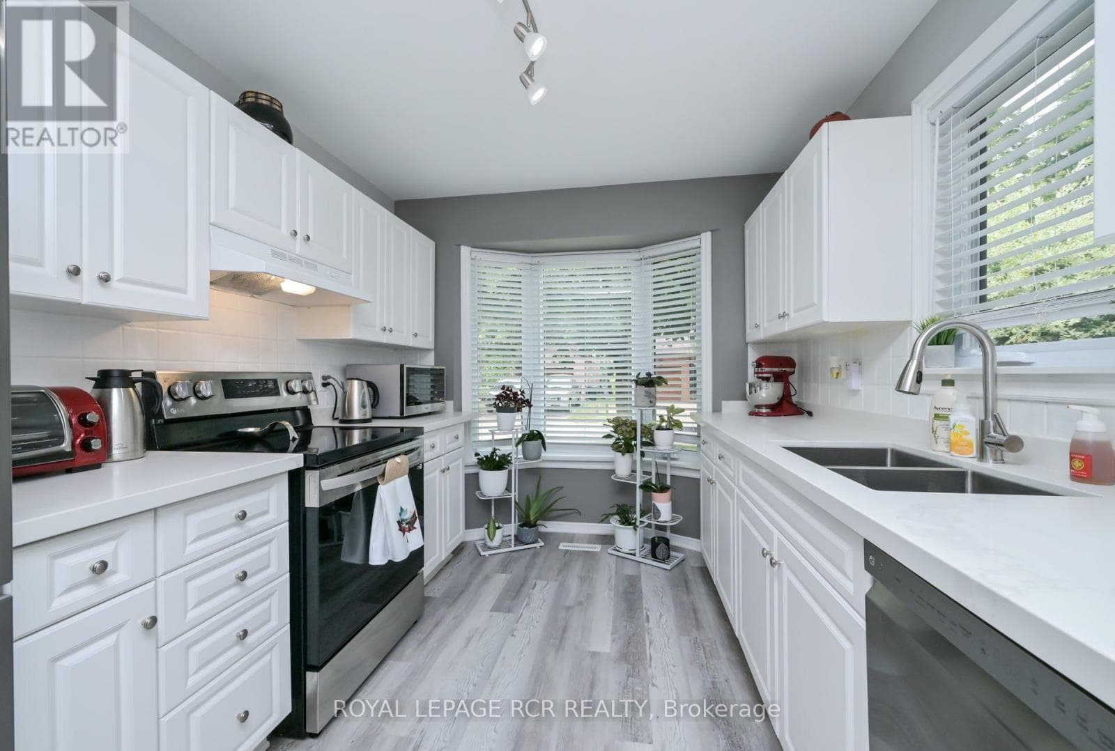 Single Family at 114 Green Briar Road, New Tecumseth (Alliston), Ontario - Photo 7 - RE/MAX Garden City Realty