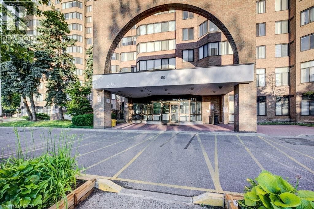 Single Family at 1913- 80 ALTON TOWERS Circle, Toronto, Ontario - Photo 3 - RE/MAX Garden City Realty