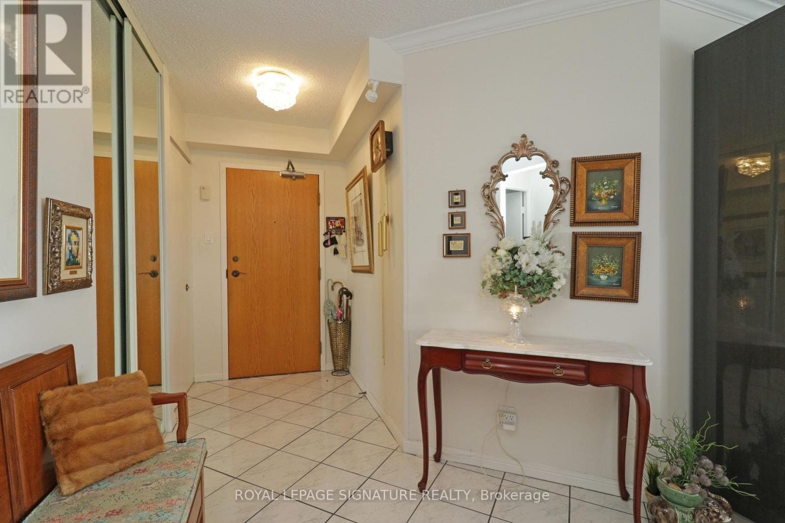 Single Family at 1004- 65 Ellen Street, Barrie (City Centre), Ontario - Photo 3 - RE/MAX Garden City Realty
