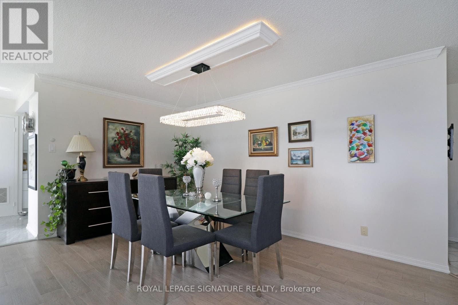 Single Family at 1004- 65 Ellen Street, Barrie (City Centre), Ontario - Photo 8 - RE/MAX Garden City Realty