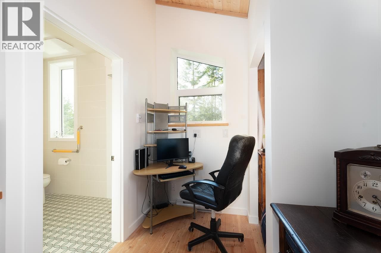 Single Family at 1580 EVERGREEN Lane, Bowen Island, British Columbia - Photo 9 - RE/MAX Garden City Realty