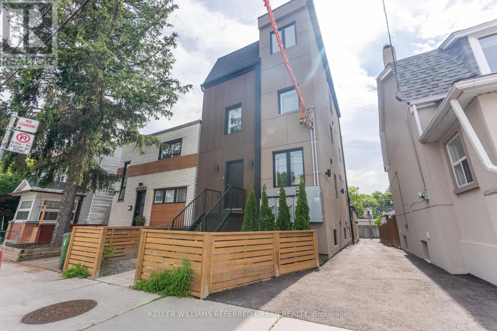 Single Family at 2- 352 Jones Avenue, Toronto (Blake-Jones), Ontario - Photo 10 - RE/MAX Garden City Realty