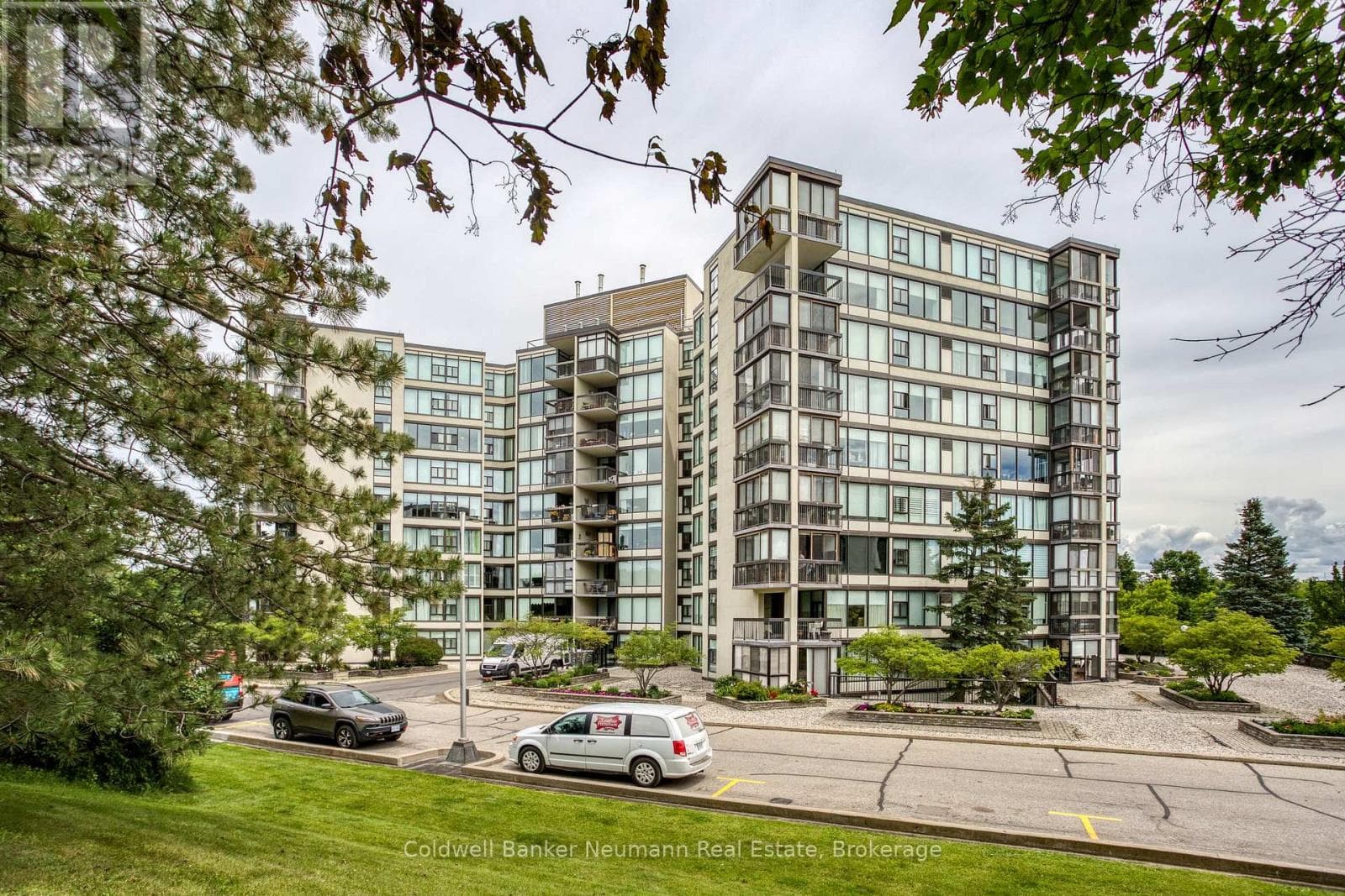 205- 23 Woodlawn Road