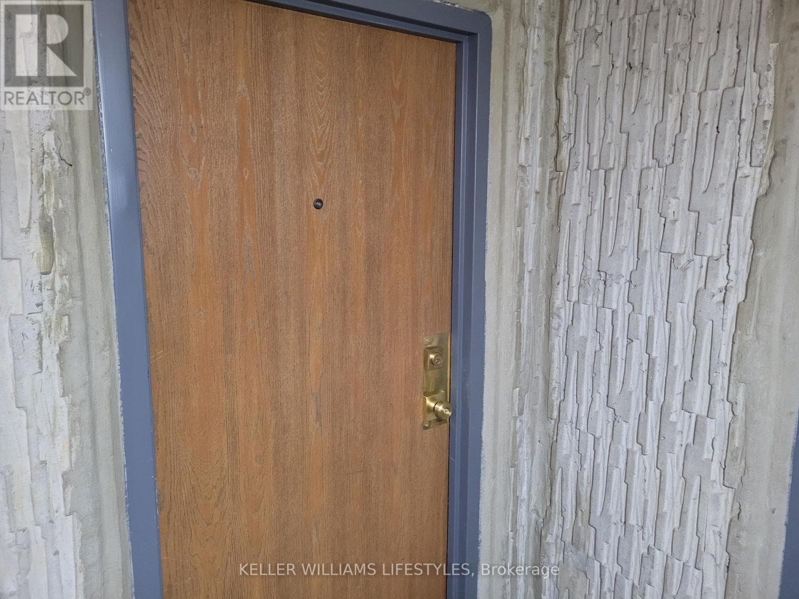 Single Family at 710- 986 Huron Street, London East (East A), Ontario - Photo 3 - RE/MAX Garden City Realty
