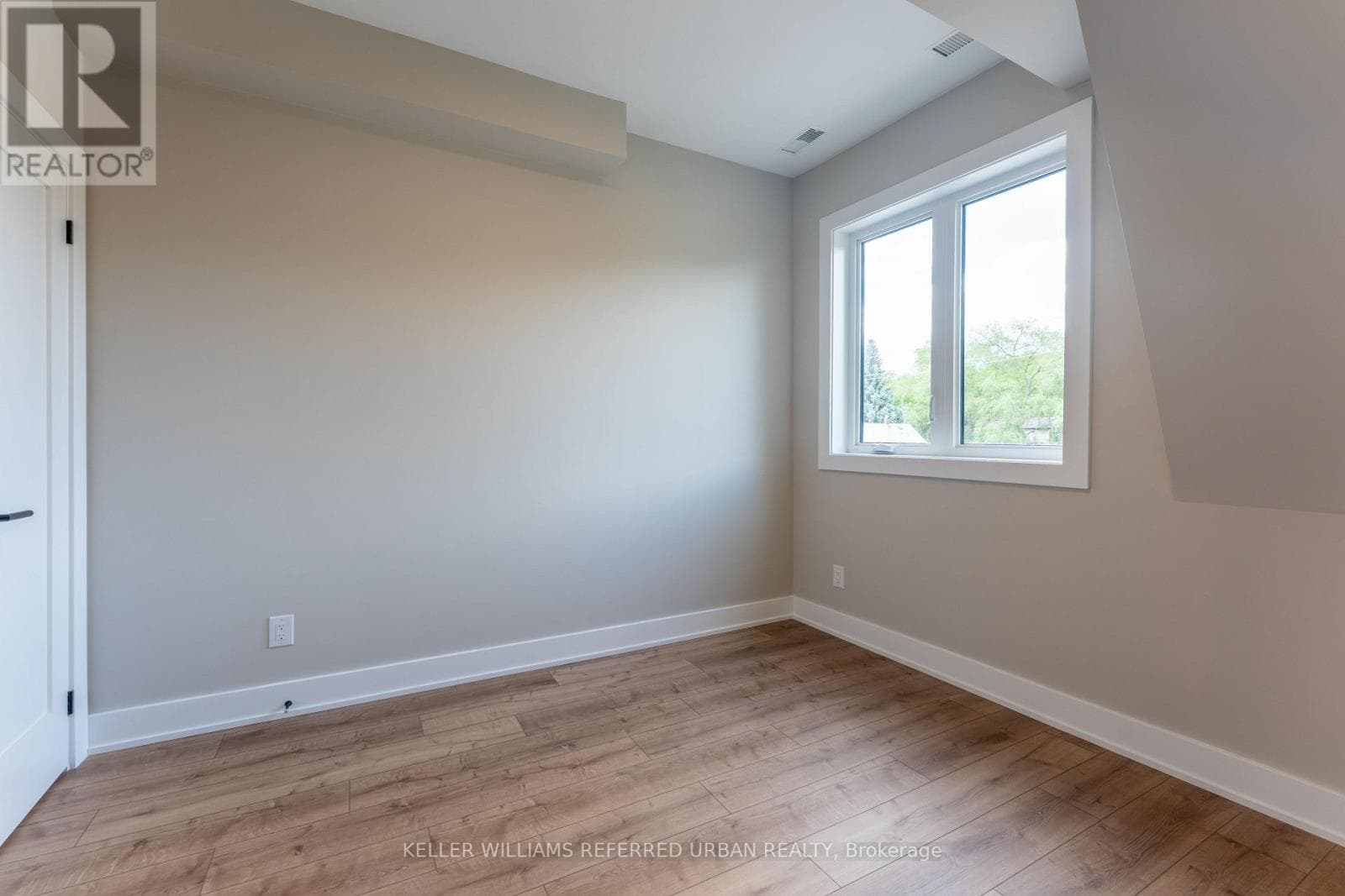 Single Family at 4- 352 Jones Avenue, Toronto (Blake-Jones), Ontario - Photo 8 - RE/MAX Garden City Realty