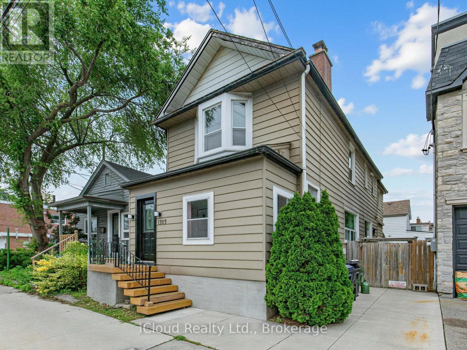 1303 Woodbine Avenue