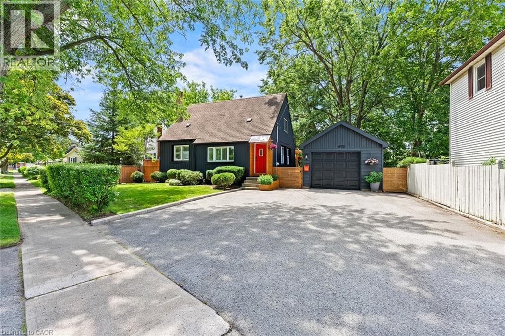 Single Family at 83 DEVON Road, St. Catharines, Ontario - Photo 3 - RE/MAX Garden City Realty