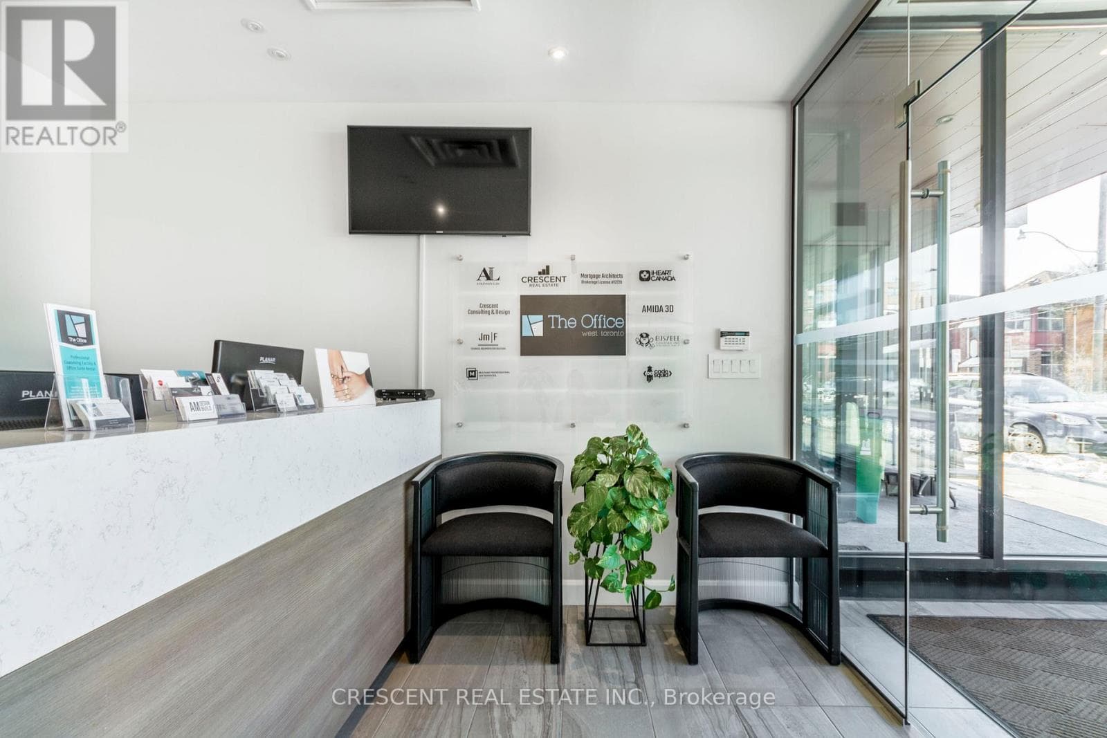 Office at Cubicle 4- 347 Jane Street, Toronto (Runnymede-Bloor West Village), Ontario - Photo 5 - RE/MAX Garden City Realty