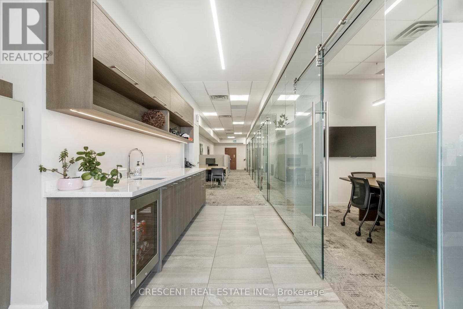 Office at Cubicle 4- 347 Jane Street, Toronto (Runnymede-Bloor West Village), Ontario - Photo 9 - RE/MAX Garden City Realty
